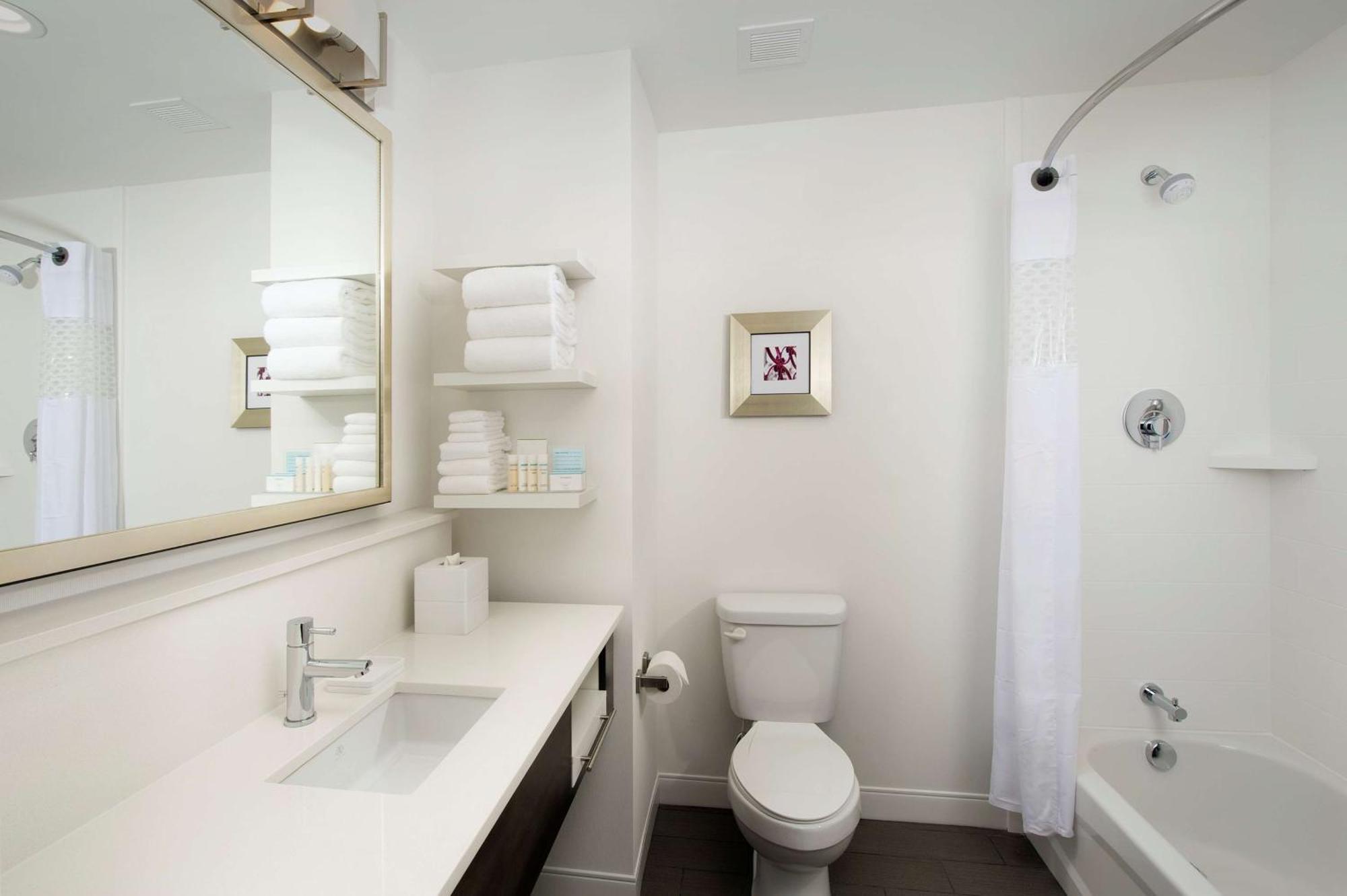 Hampton Inn Louisville East Hurstbourne Екстериор снимка