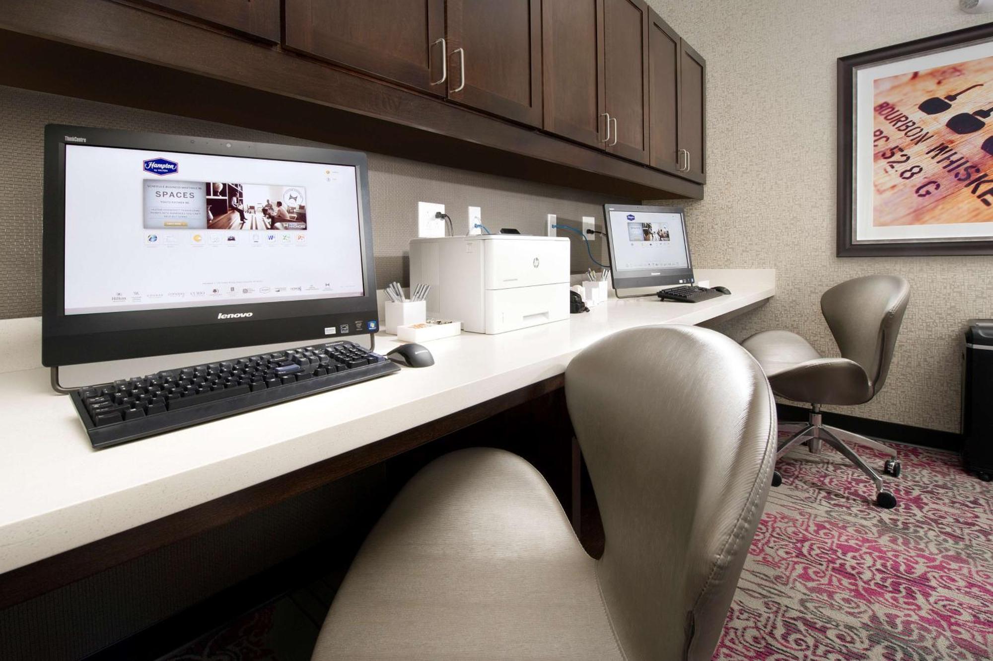 Hampton Inn Louisville East Hurstbourne Екстериор снимка