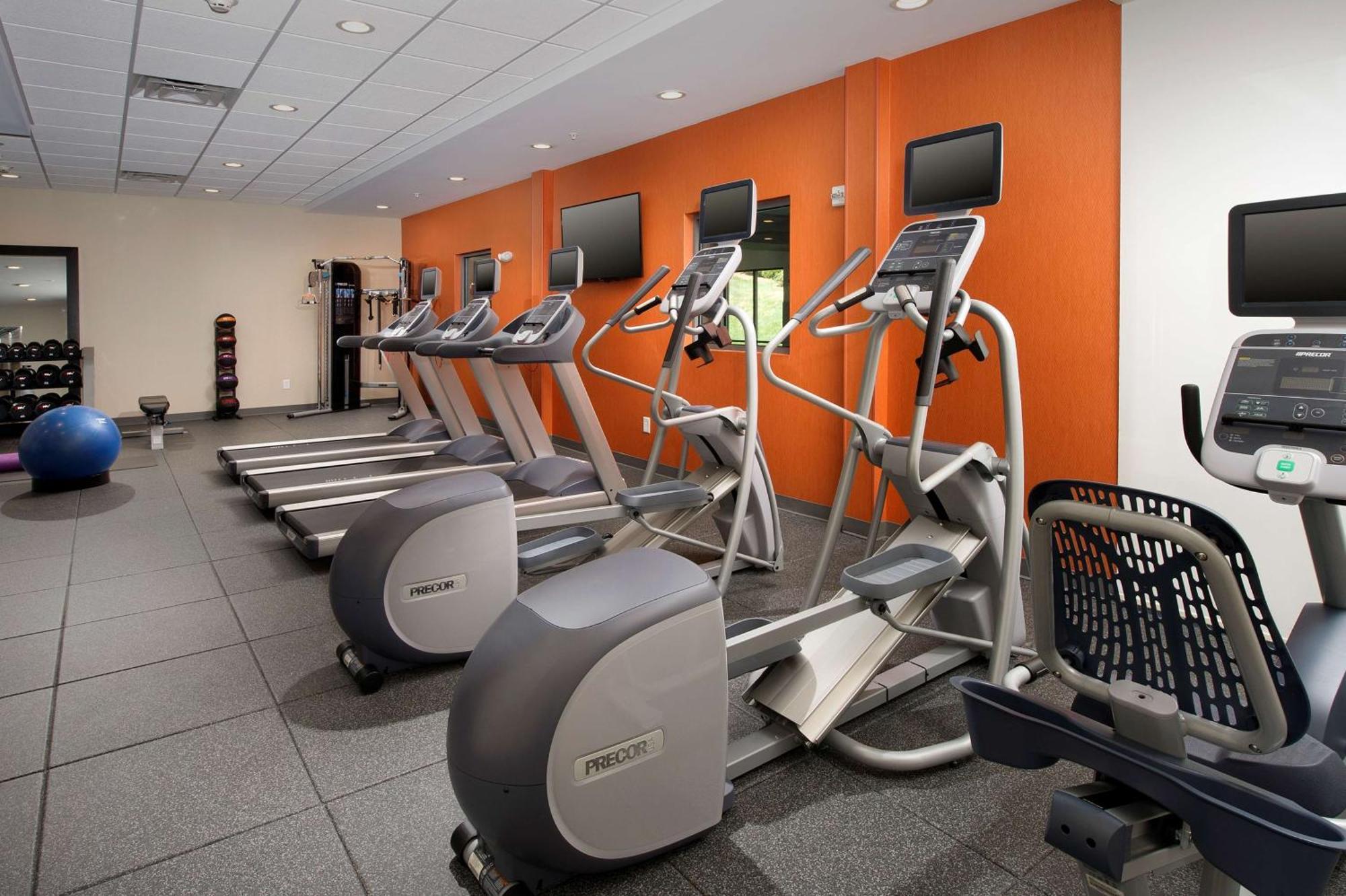 Hampton Inn Louisville East Hurstbourne Екстериор снимка
