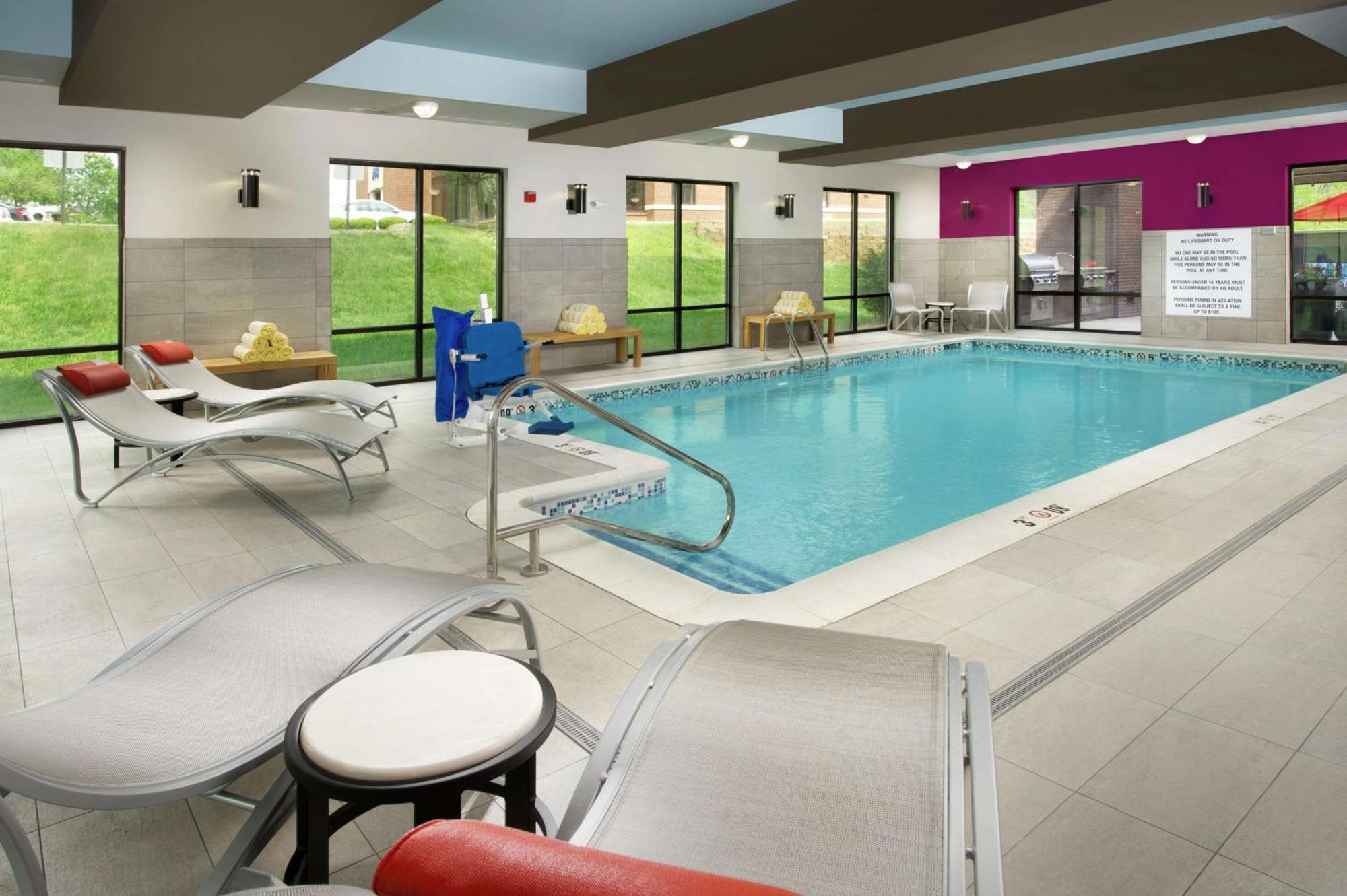 Hampton Inn Louisville East Hurstbourne Екстериор снимка